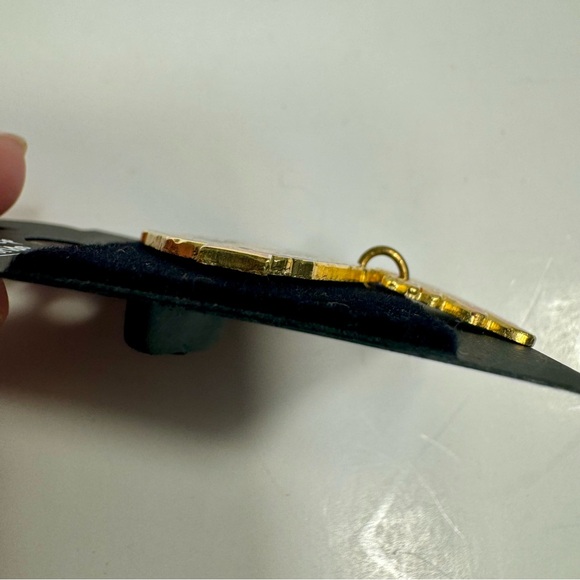 (Sold)NWT. Disney pin Polynesian resort pin. Disney Cruise Line DCL 2002. - Picture 5 of 9